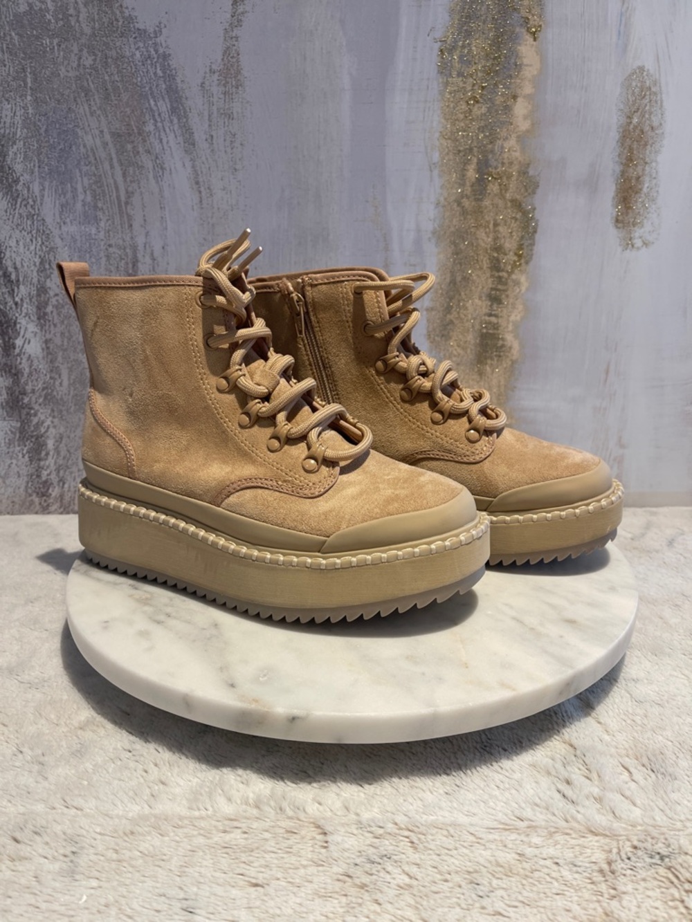 Universal Thread tan Suede Platform Lace-Up Ankle Boots 🥾  6 1/2